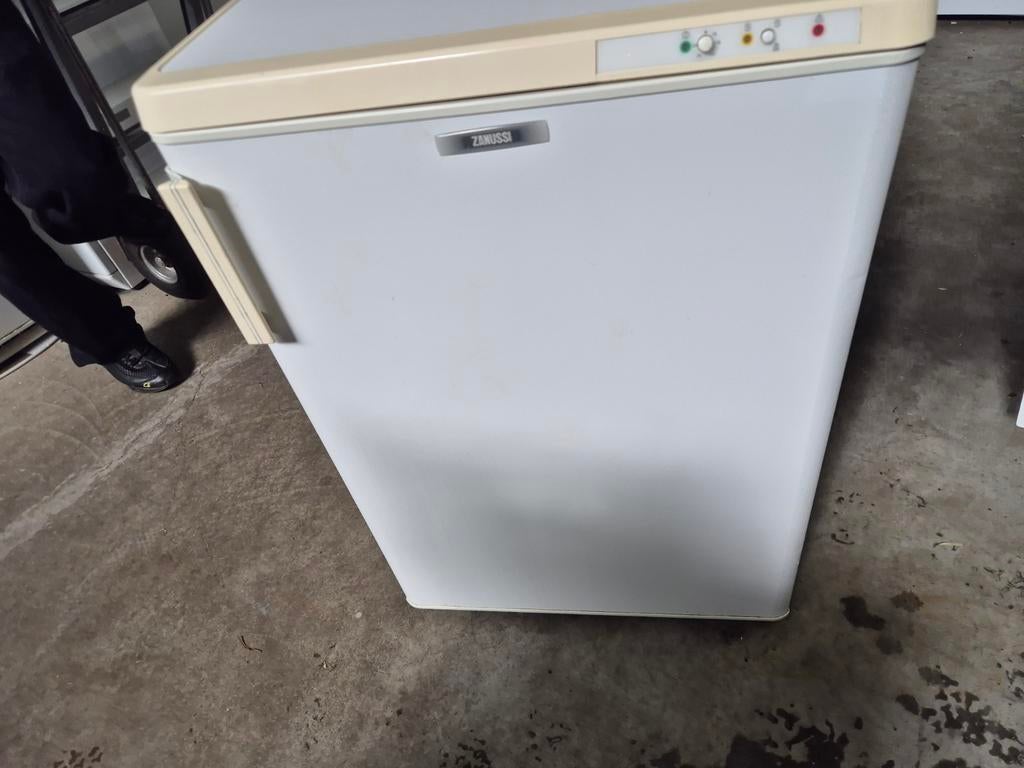 Zanussi diepvries, Gebruikt, Minder dan 60 cm, Energieklasse A of zuiniger, Vrijstaand