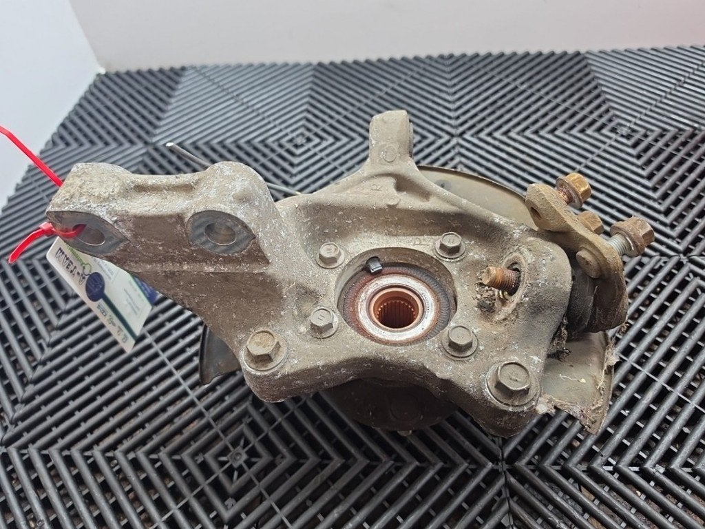 FUSEE RECHTS VOOR Lexus CT 200h (|4355047010|4320147030|), Lexus-infoservice@lexus.de, Gebruikt, Lexus, Toyota-Allee 2
50858  Köln, DE