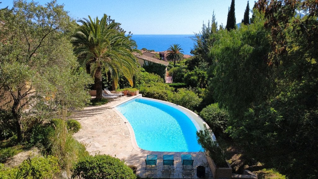 Location rez de jardin dans villa, Propriétaire, Internet, Ville, Provence et Côte d'Azur