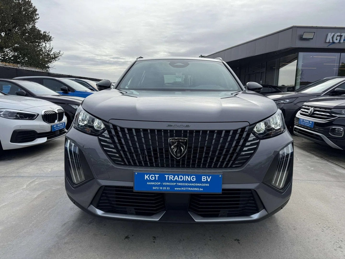 Peugeot 2008 1.2i HYBRID AUTOMAAT ALLURE NAVIGATIE LEDER CAR, Auto's, Automaat, Gebruikt, 1199 cc, 5 zetels