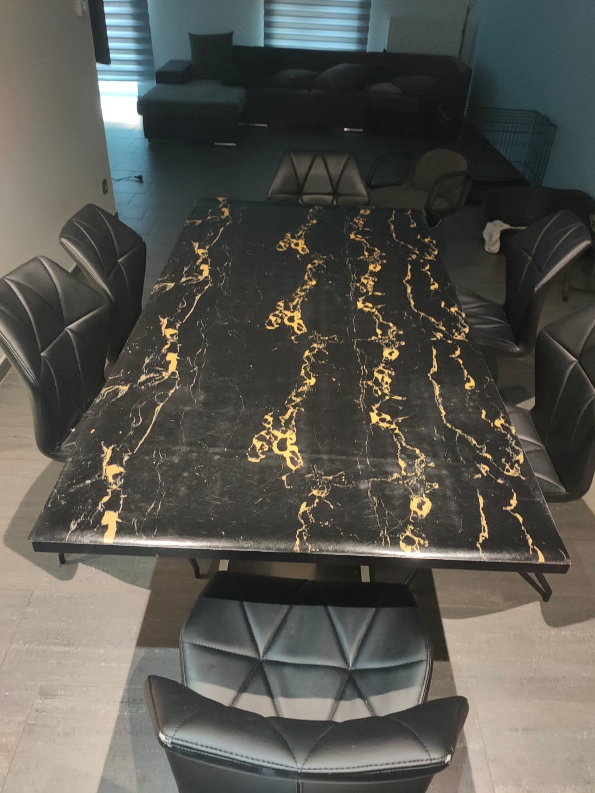 Table à manger avec 6 chaises., Enlèvement