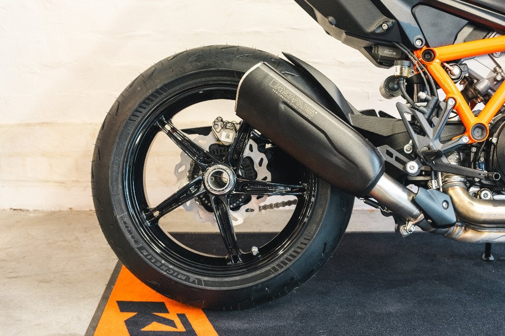 KTM 1390 SUPER DUKE R EVO 2026 NAKED BIKE CARBON, 2 cilinders, Nieuw, Motorrijbewijs A, Bedrijf