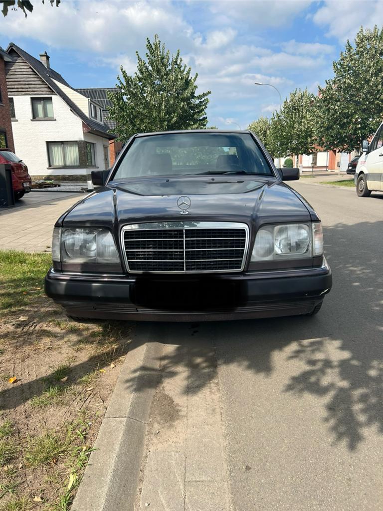 Mercedes E300 Turbodiesel facelift Bj 1993, Auto's, Mercedes-Benz, Particulier, Automaat, Ophalen