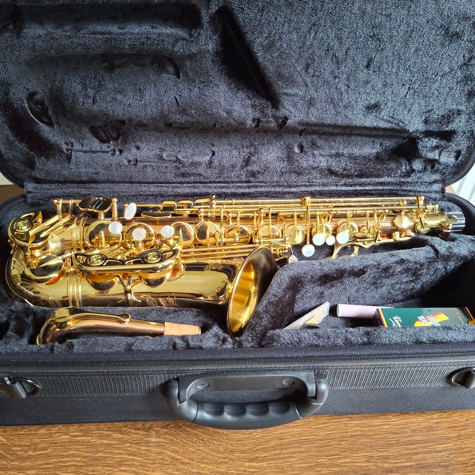 Alt saxofoon New York Symphonic serie V, Muziek en Instrumenten, Ophalen, Zo goed als nieuw, Alt, Met koffer