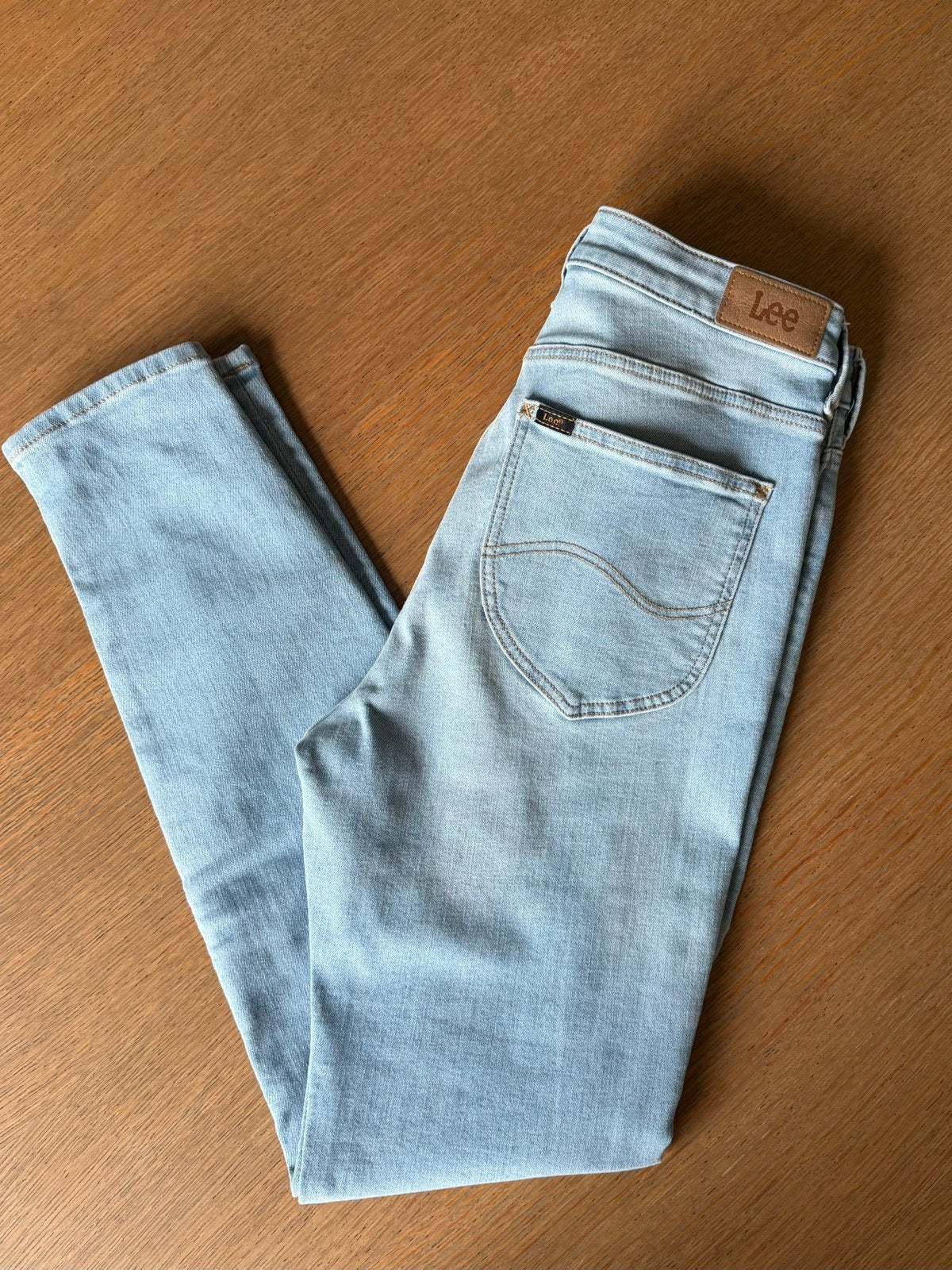 Jeans Lee W31 L31 en Levi’s W29 L34, Enlèvement ou Envoi, Comme neuf