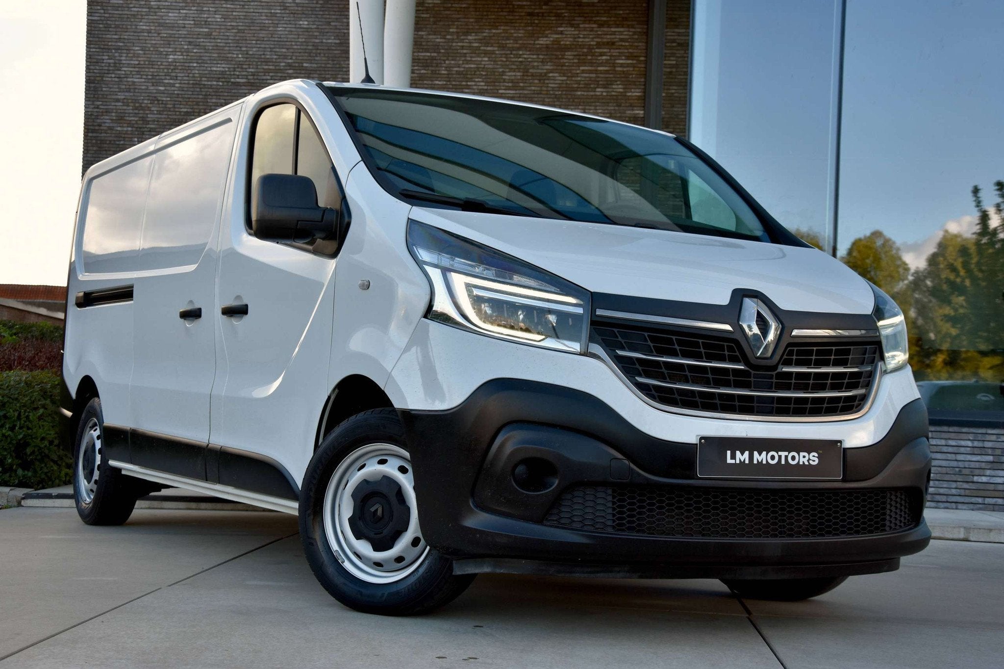 Renault Trafic 2.0 dCi 27 L2H1 *LICHTE VRACHT*, Autos, Ordinateur de bord, Achat, Euro 6, 3 places
