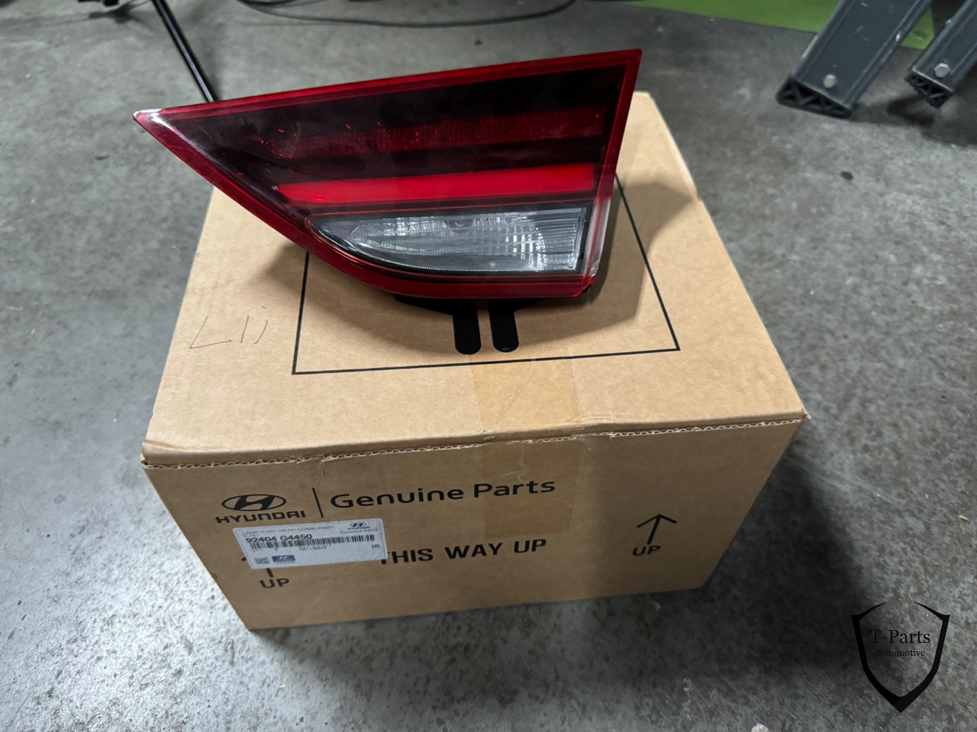 Hyundai i30 achterlicht links licht 92404G4450, Auto-onderdelen, Verlichting, Info@fabrikant.eu, Hyundai, Fabrikantstraat 1
1000 AA  Amsterdam