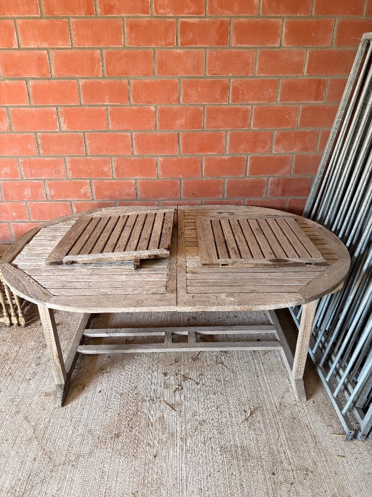Terrastafel in teak, Ophalen, Gebruikt, Ovaal, Hout