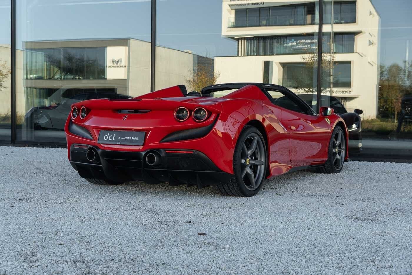 Ferrari F8 Spider 3.9 V8 Only 9500 KM! Extended Warranty FUL, Autos, Rouge, Achat, Entreprise, Ordinateur de bord