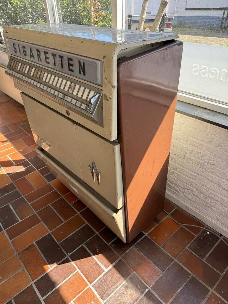 Vintage Wurlitzer Sigarettenautomaat