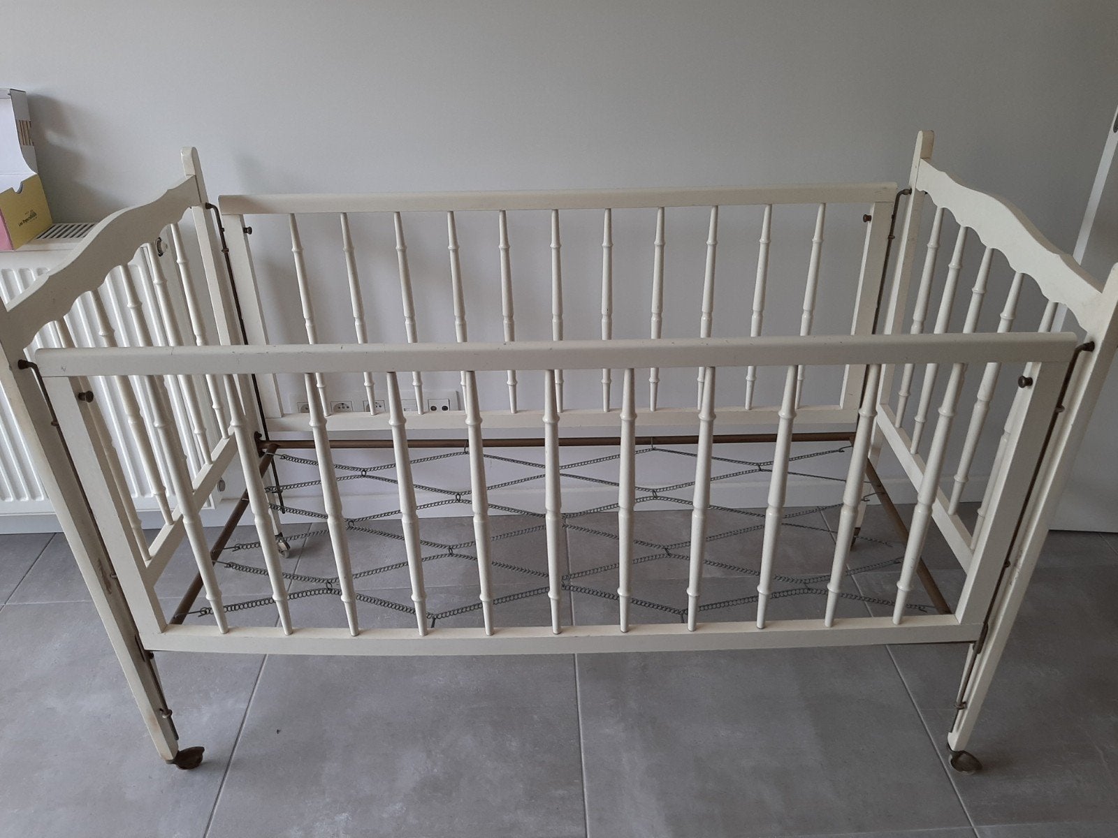 RETRO kinderbedje ORIGINEEL JAREN '70, Kinderen en Baby's, Ophalen