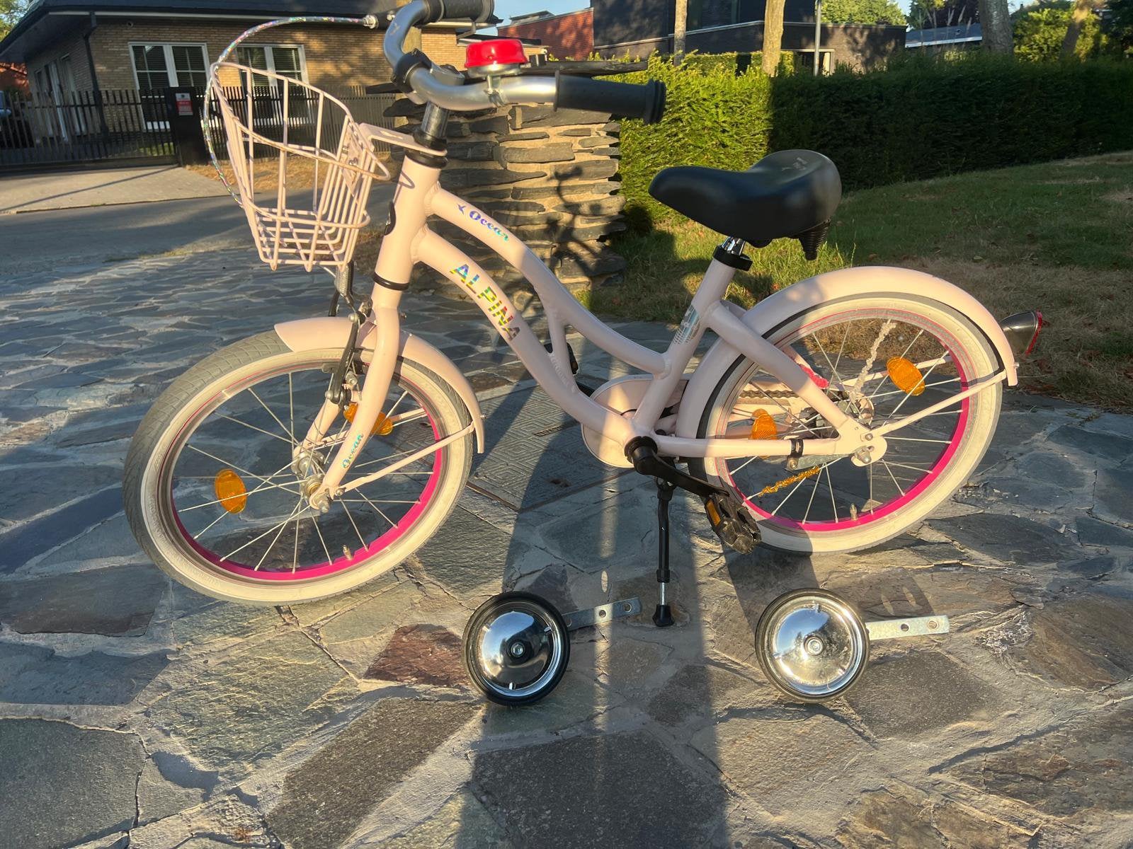 Meisjesfiets 18 inch, Ophalen, Zo goed als nieuw