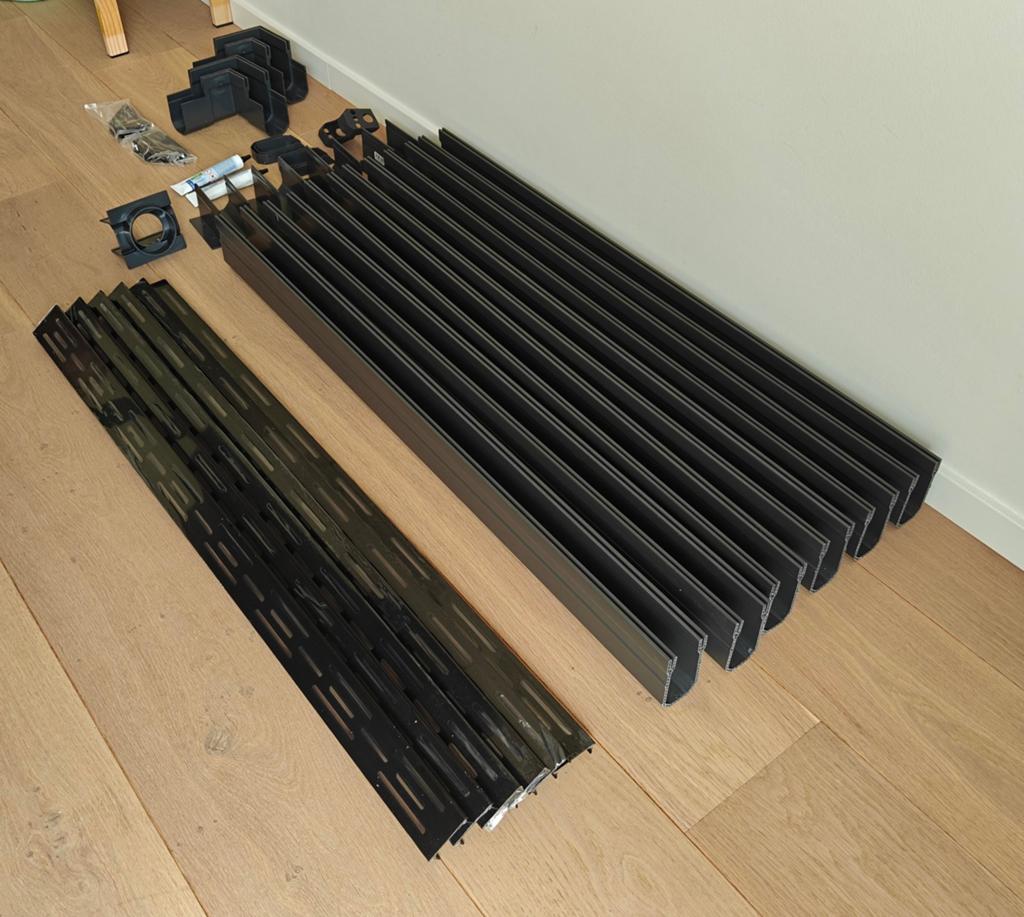 Nieuwe aluminium afvoergoten 6m + hoekprofielen zwart (Wovar, Ophalen, Nieuw