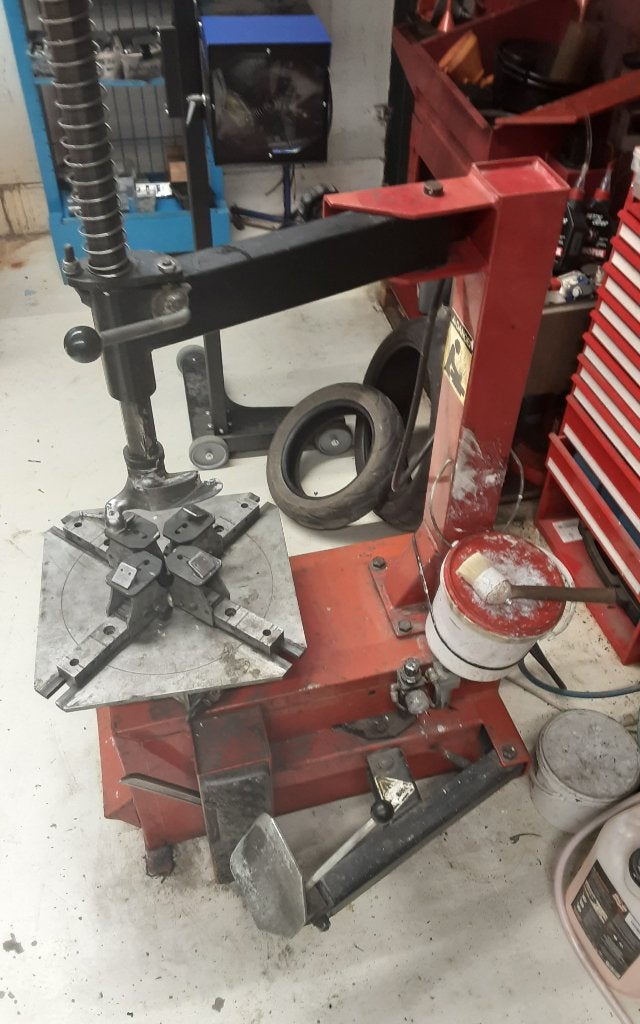 Machine à  pneus Marolo, Enlèvement, Utilisé