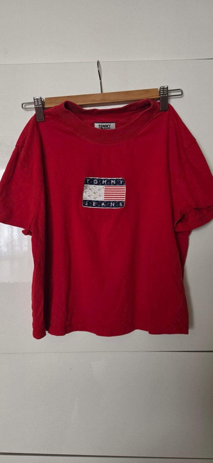 Tommy Hilfinger, Red Embroided Red T-shirt, Tommy hilfiger, Ophalen of Verzenden, Zo goed als nieuw, Korte mouw