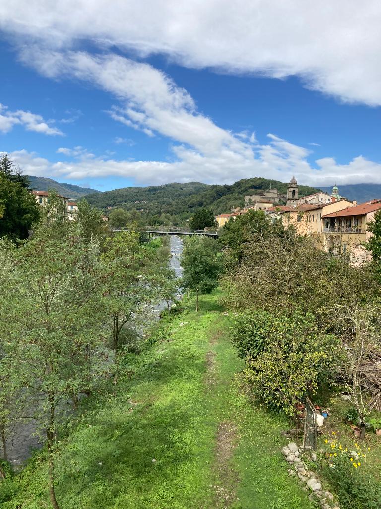 Vakantieappartement in Le Marche Italië, 5 personen, Dorp, 2 slaapkamers, In bos