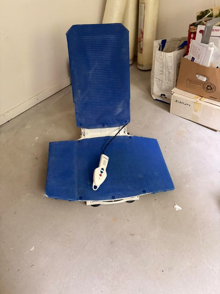 Vends chaise / siège de douche électrique inclinable, Enlèvement, Comme neuf