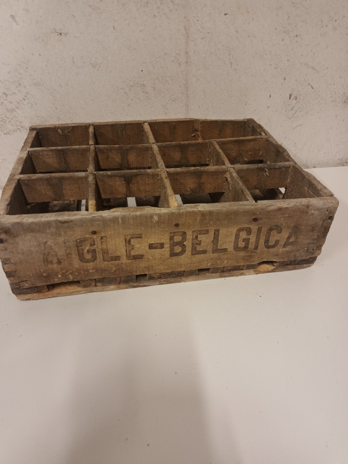 Authentieke Vintage Houten Bierkrat – Aigle-Belgica, Huis en Inrichting, Ophalen of Verzenden, ###, ###, ##€