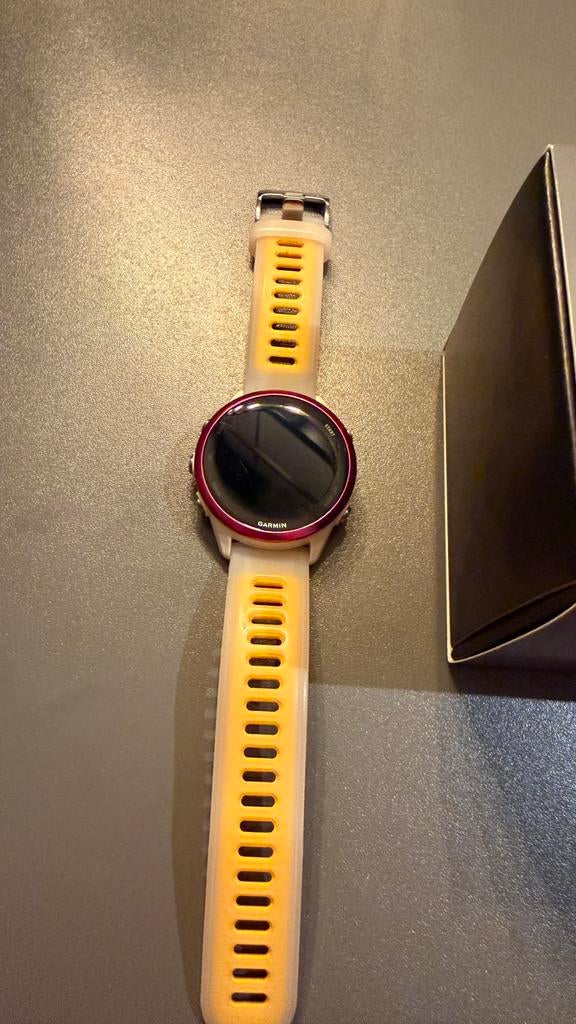 Garmin Forerunner 570, Enlèvement, Comme neuf, Blanc
