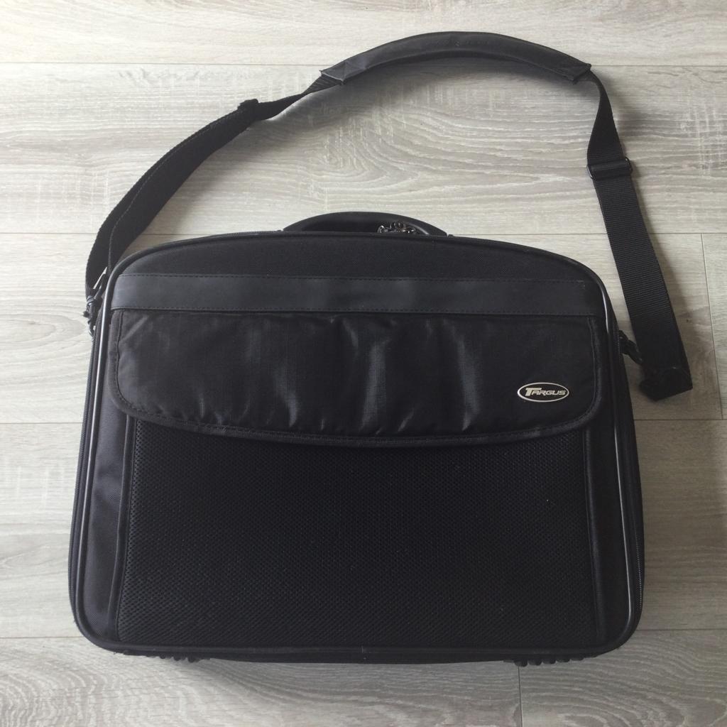 Laptop draagtas, Gevoerd laptopvak, Ophalen of Verzenden, Zo goed als nieuw, Targus