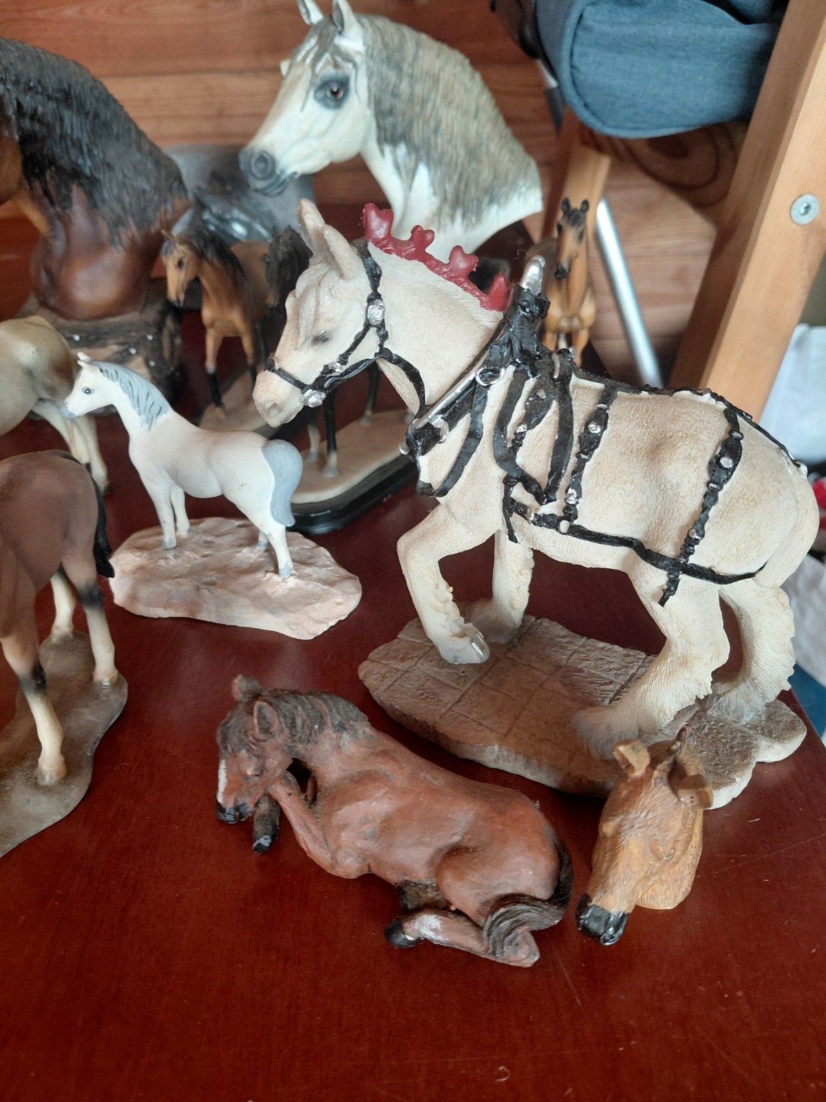 figurines chevaux, Enlèvement