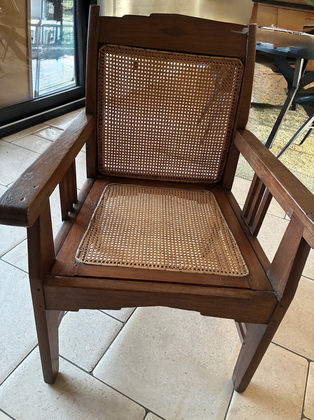 Oude houten armstoel met rieten zitting – vintage, Antiek en Kunst, Ophalen