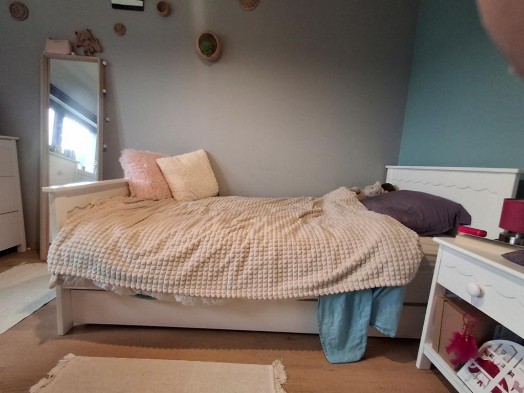 Chambre évolutive fille, Fille