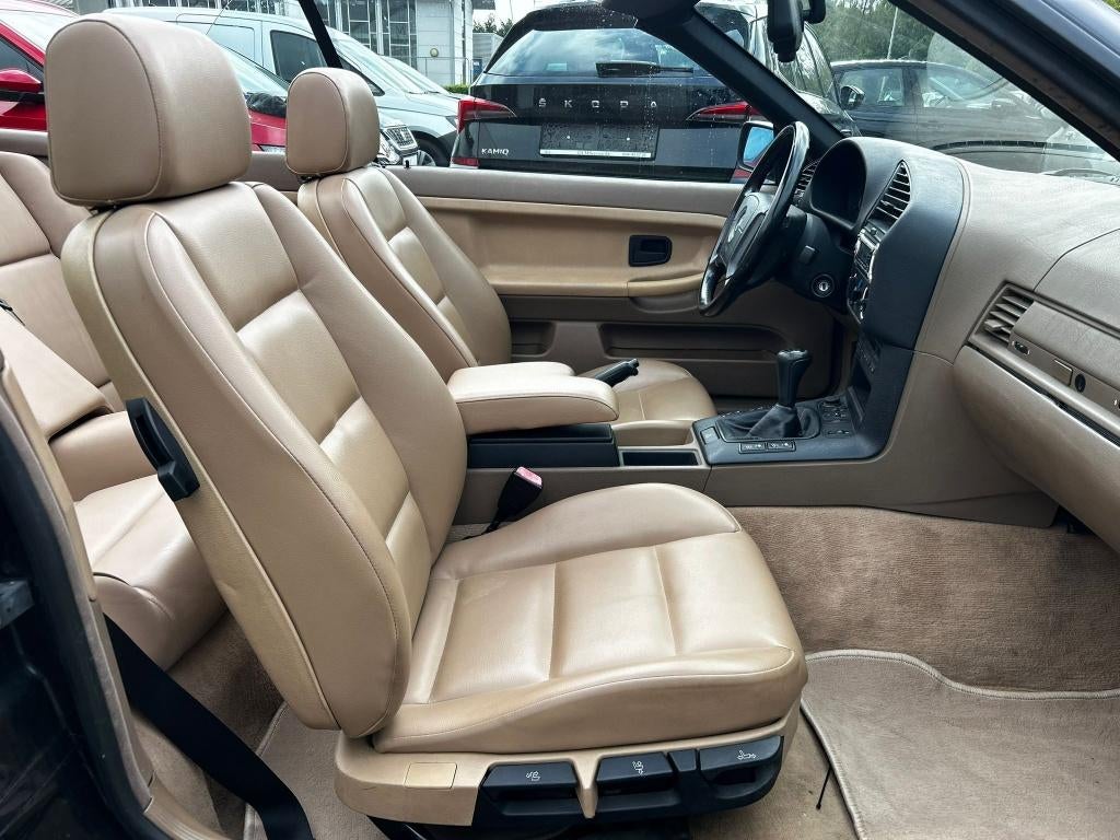 BMW 320i cabriolet, foto 11