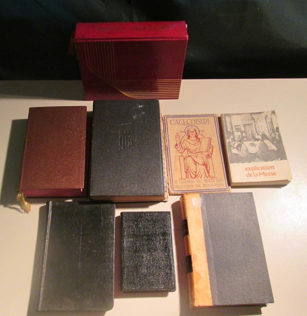 8 Oude Franstalige Religieuze Boeken, Ophalen of Verzenden, Gelezen