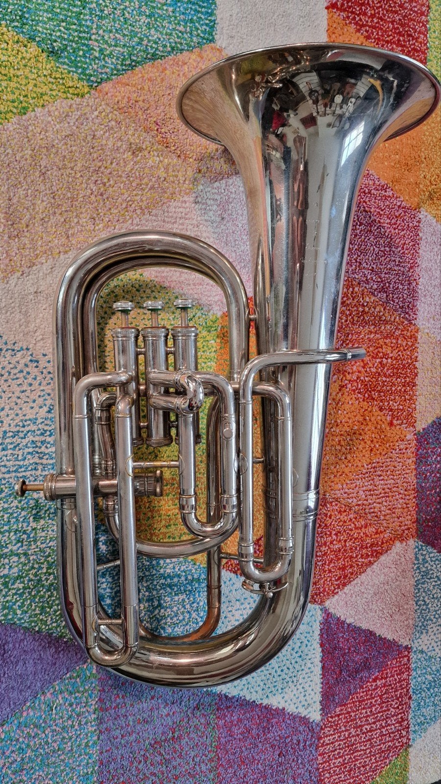 Tuba met koffer, Muziek en Instrumenten, Blaasinstrumenten | Tuba's, Ophalen