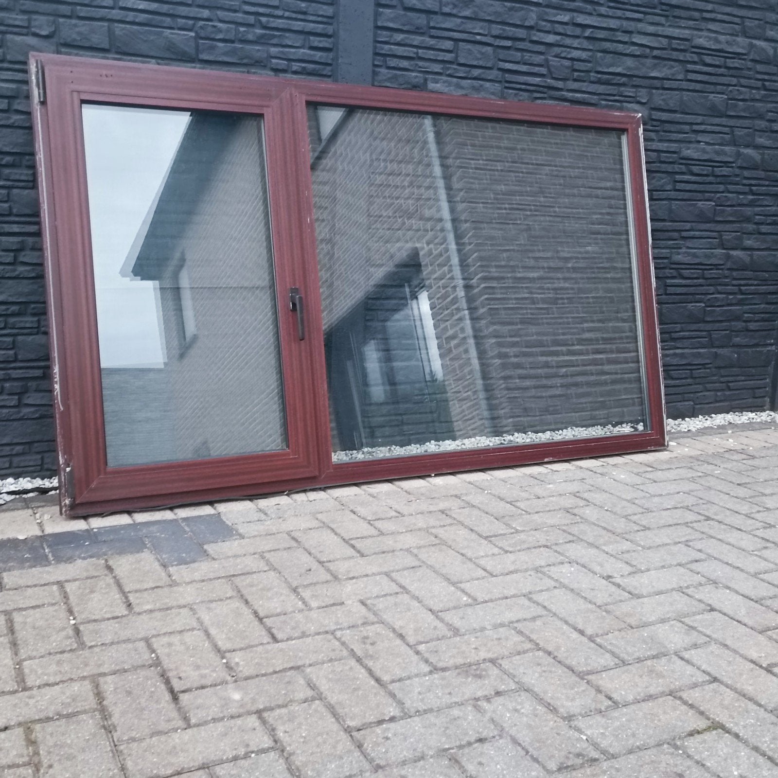 PVC raam met vliegenraam, Ophalen