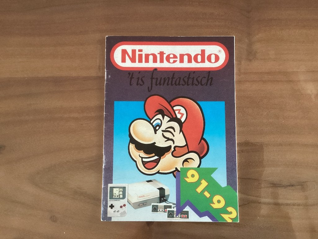 Officieel catalogus boekje Nintendo 91-92 nes en gameboy, Games en Spelcomputers, Games | Nintendo NES, Ophalen of Verzenden, Gebruikt