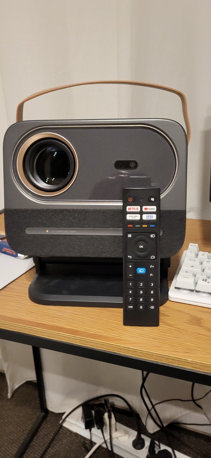 Yaber u12 beamer met netflix en nokia streaming box 8000, Enlèvement