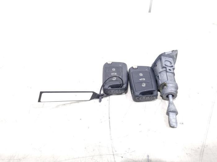 Kit serrure cylindre (complet) d'un Volkswagen Taigo, Volkswagen, -, 3 mois de garantie, Utilisé