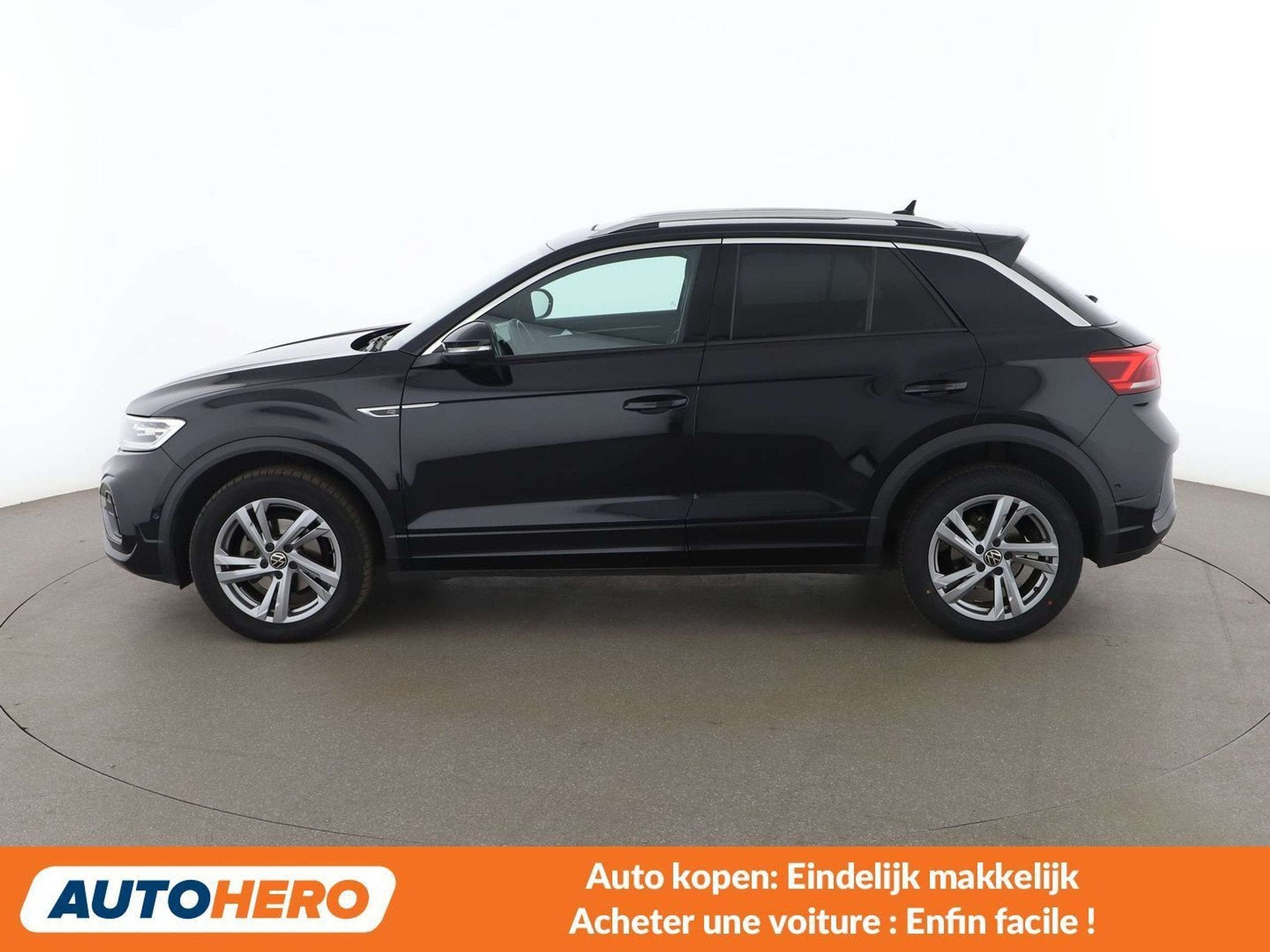 Volkswagen T-Roc 1.5 TSI ACT R-Line (bj 2025, automaat), Zwart, 5 zetels, 5 deurs, 150 pk