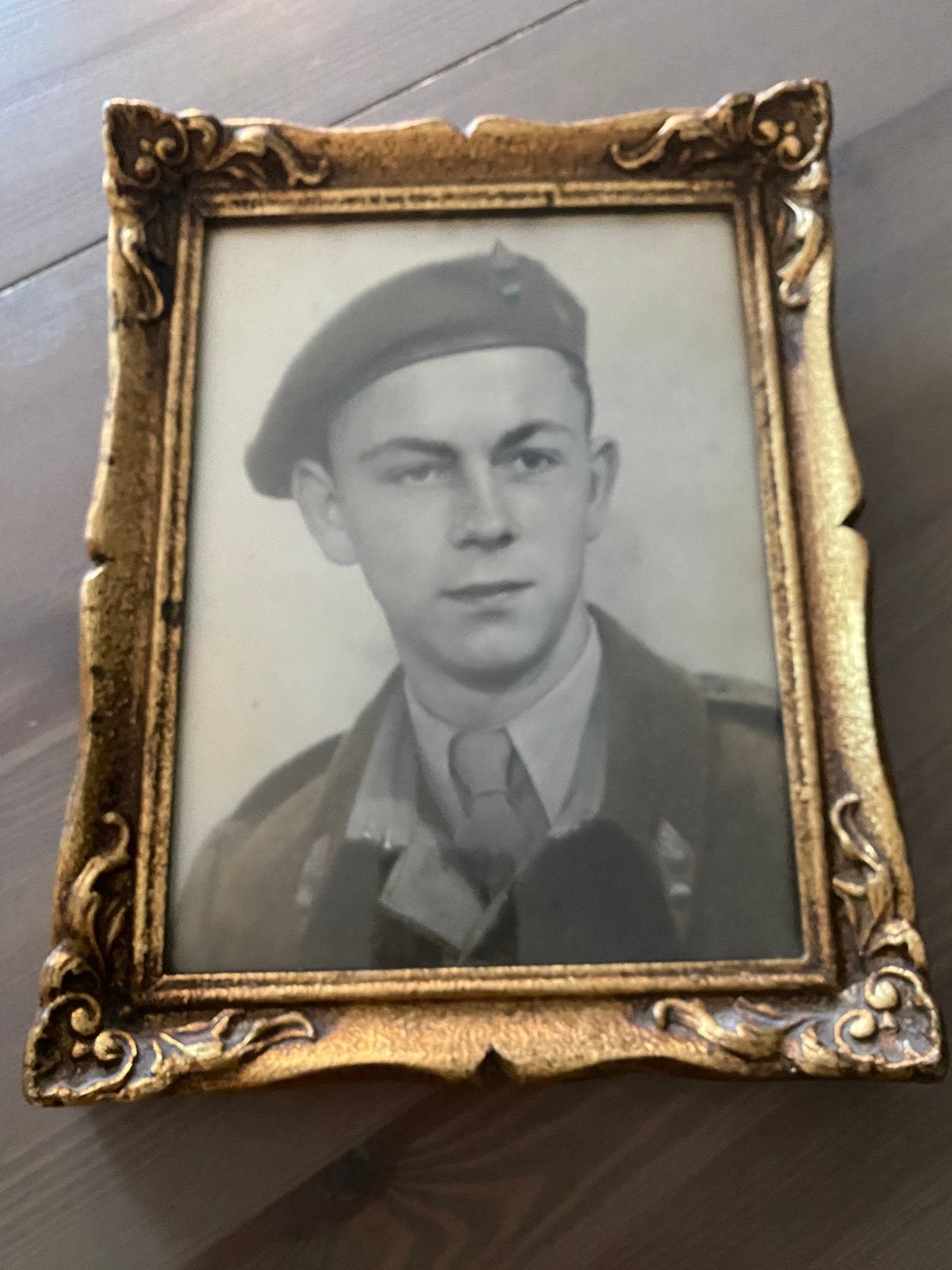 Cadre avec photo d'un soldat, Enlèvement ou Envoi, Utilisé