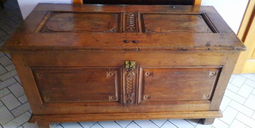 Tres beau coffre en chêne massif, Maison & Meubles, Accessoires pour la Maison | Coffres, Enlèvement, Utilisé, 50 – 75, 100 à 150 cm