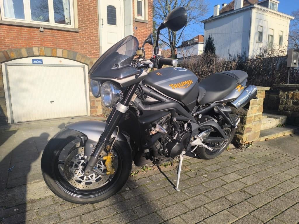 TRIUMPH Street triple, Particulier