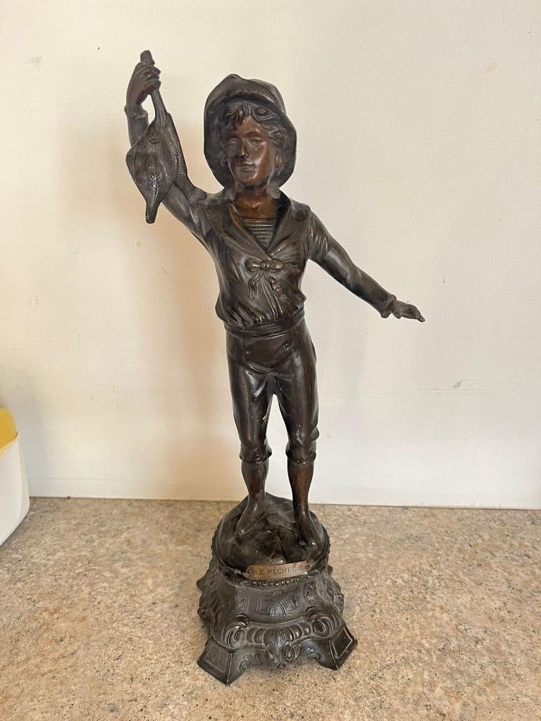 Oud beeld jong vissertje "pecheur", Antiquités & Art, Art | Sculptures & Bois, Statue, Brun, Homme, Patiné