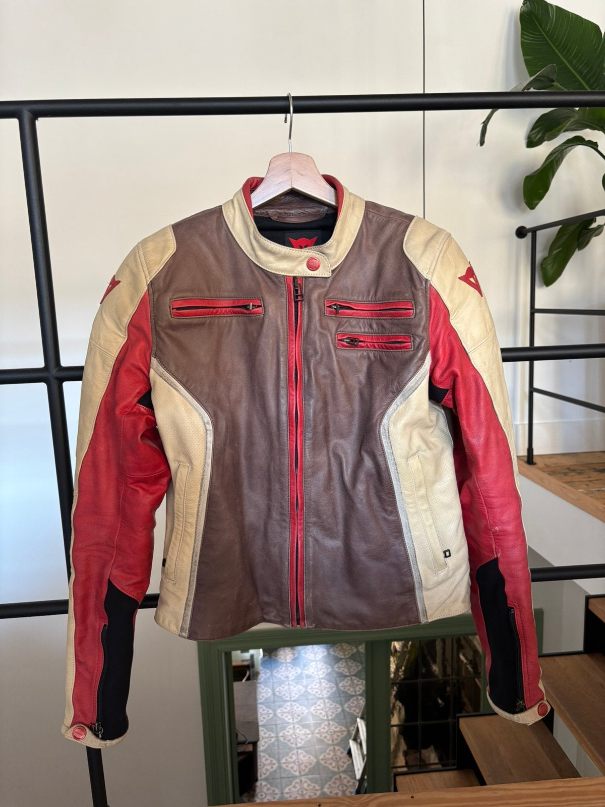 Leren motorvest Dainese maat 46 (kledingmaat 38), Motoren, Kleding | Motorkleding, Ophalen, Nieuw zonder kaartje, Dames, Broek | leer