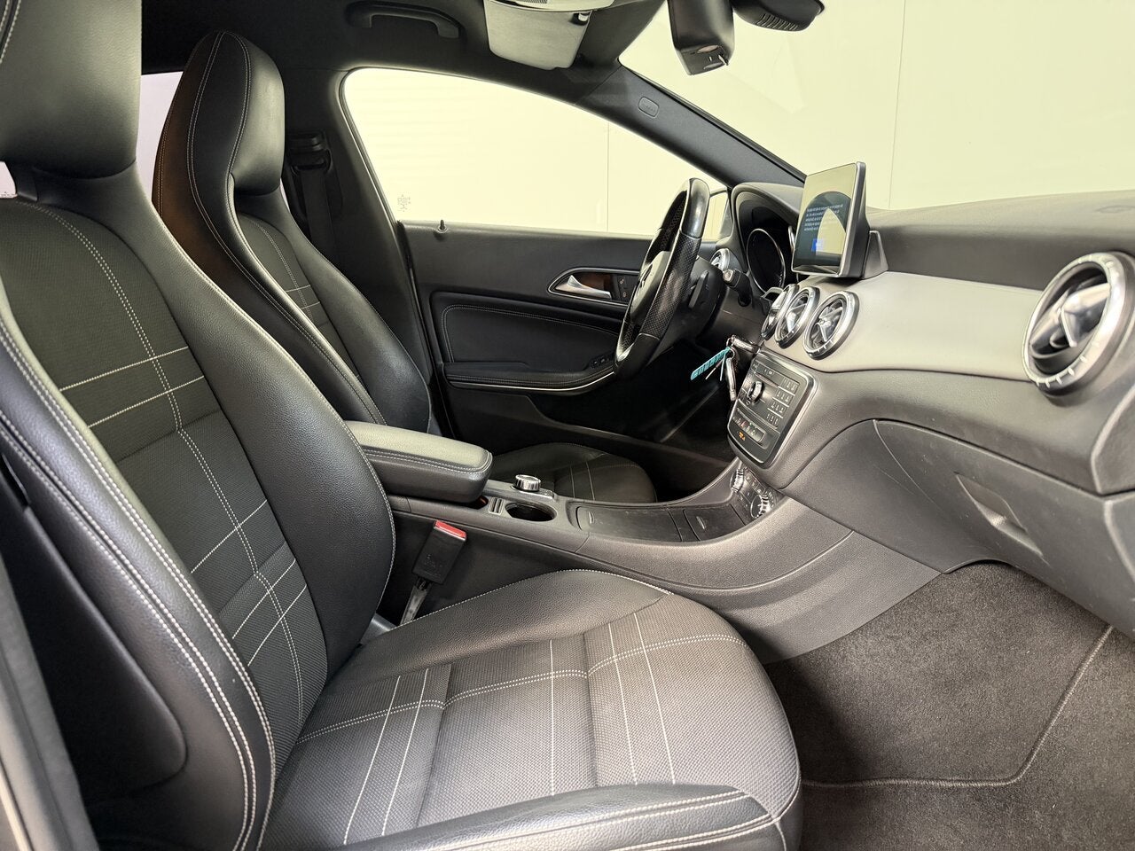 Mercedes-Benz CLA 200 2.2 CDI Autom. - Airco - GPS - Goede, 4 cilinders, Particulier, Parkeersensor, Zilver of Grijs