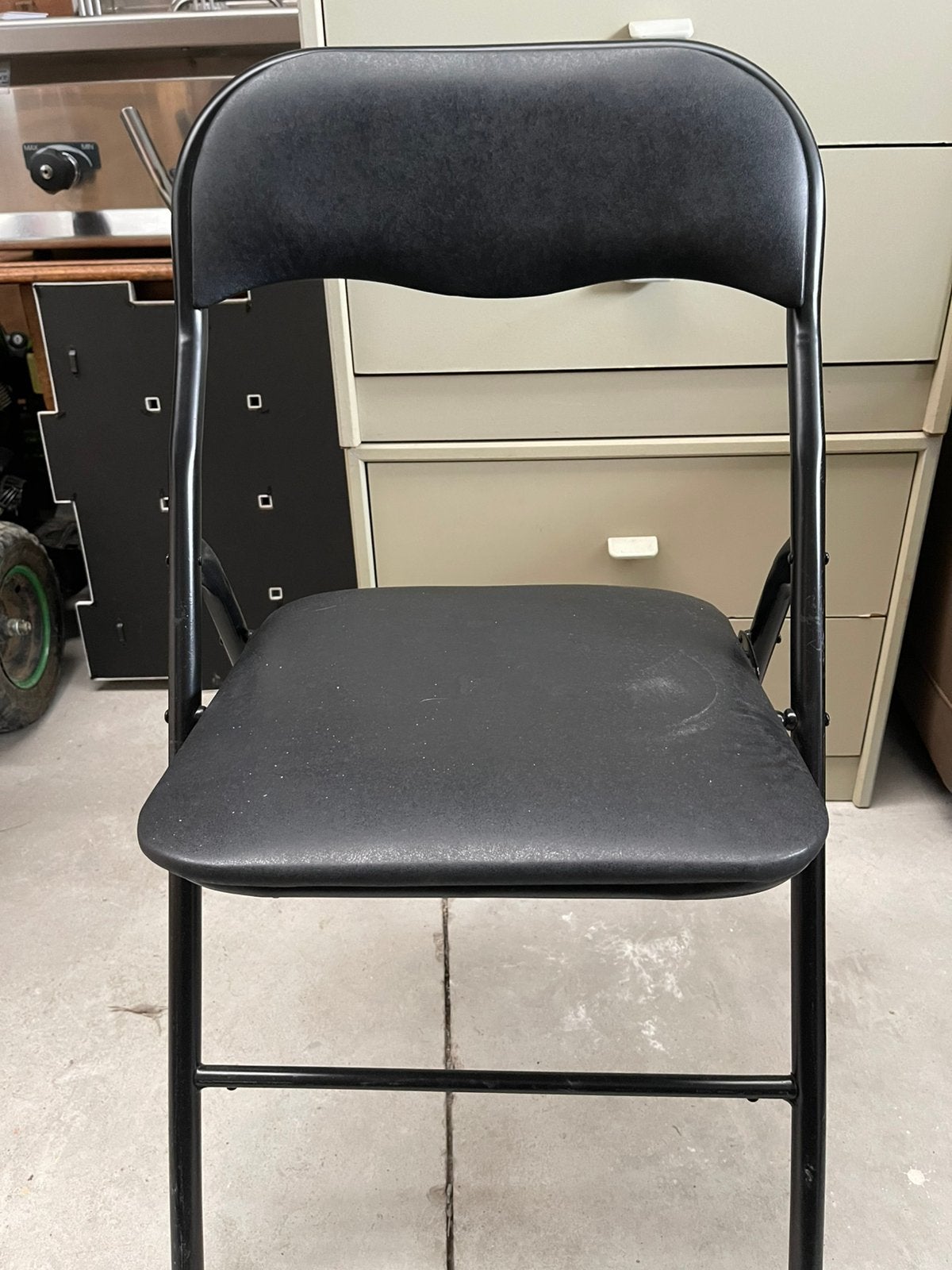 5 zwarte klapstoelen – metalen frame, Huis en Inrichting, Stoelen, Ophalen, Gebruikt