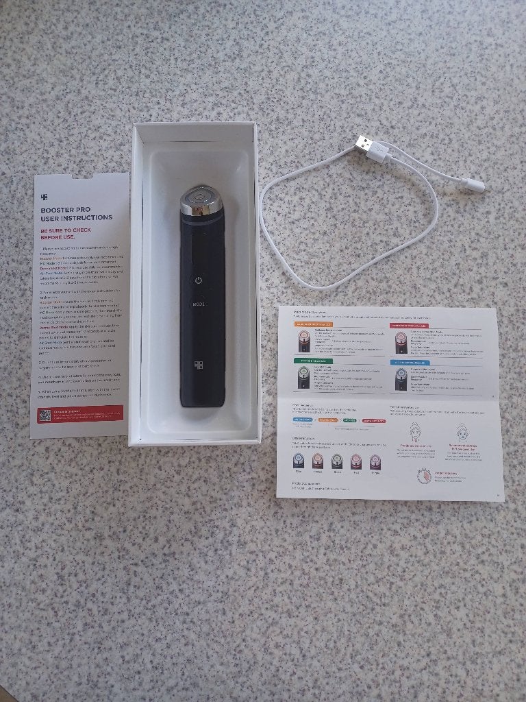 Medicube AGE-R Booster Pro très peu utilisé + gel conducteur, Electroménager, Équipement de Soins personnels, Enlèvement, Comme neuf