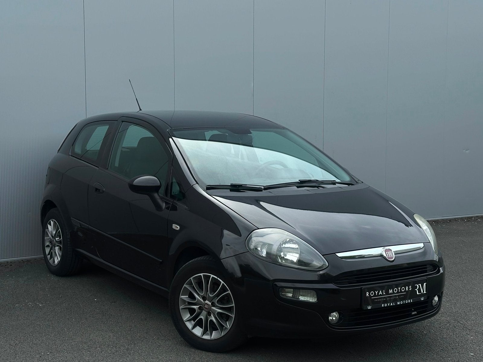Fiat Punto Evo 1.4 - MyLife seulement 116.000 km GAR. 1AN, Autos, 57 kW, Achat, Entreprise, Noir