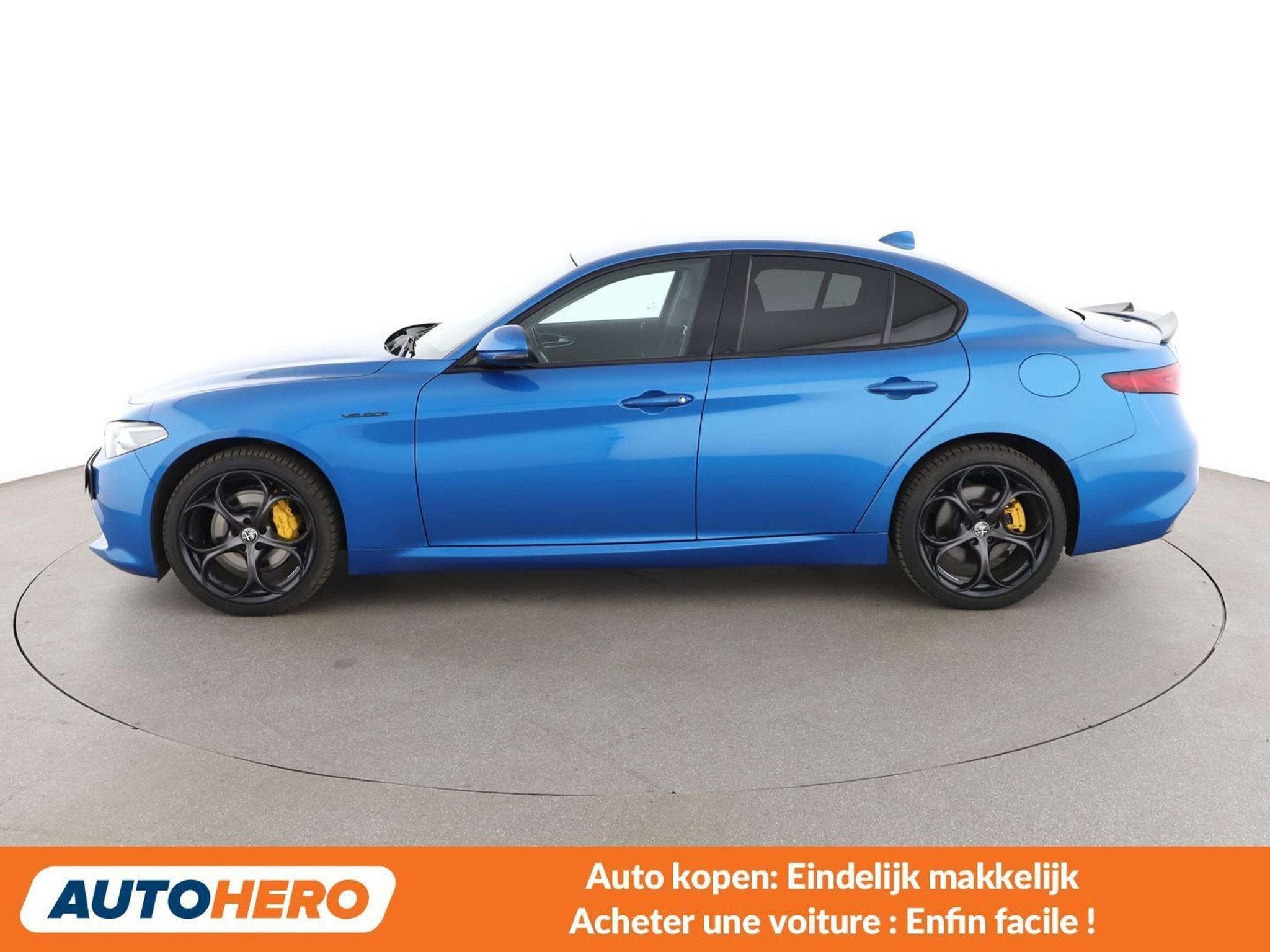Alfa Romeo Giulia 2.0 Turbo Veloce (bj 2018, automaat), Auto's, Alfa Romeo, Automaat, 4 deurs, Zwart, Blauw