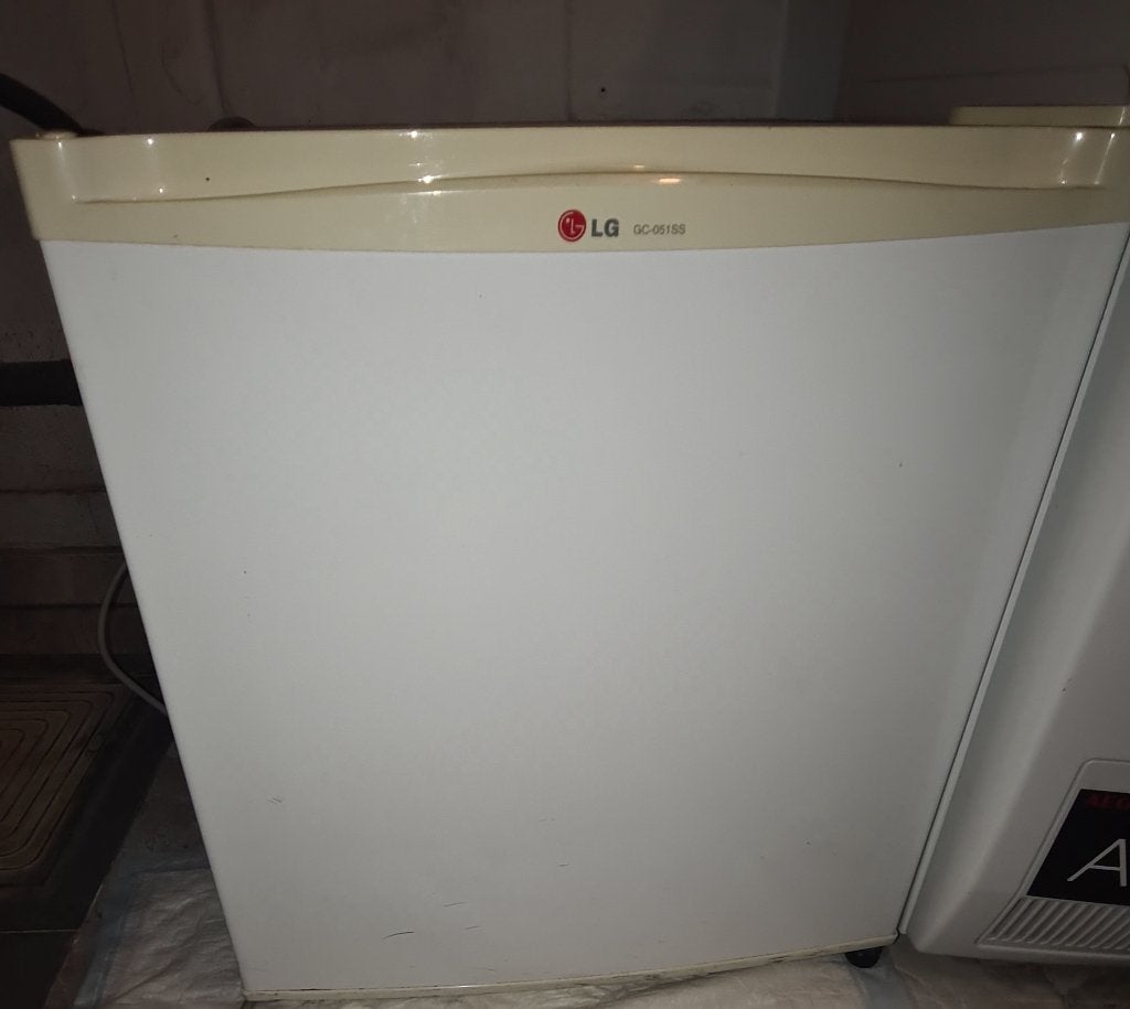 Petit frigo, Classe énergétique A ou plus économe, Avec compartiment congélateur, Moins de 45 cm, Enlèvement