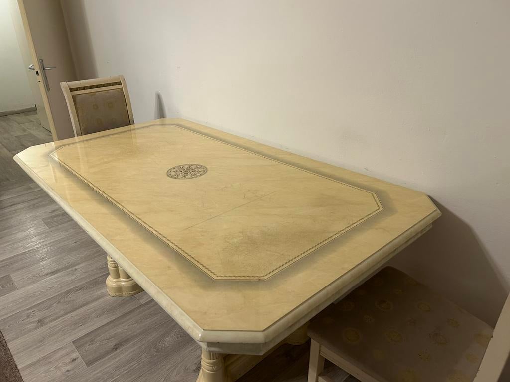 5 Chaises et une table de salle à manger à vendre, Maison & Meubles, Tables | Tables à manger, Enlèvement ou Envoi, Utilisé, Cinq personnes ou plus
