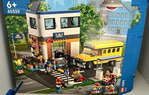 Lego City 60329 - School Day, Kinderen en Baby's, Speelgoed | Duplo en Lego, Zo goed als nieuw, Lego, Complete set, Ophalen of Verzenden