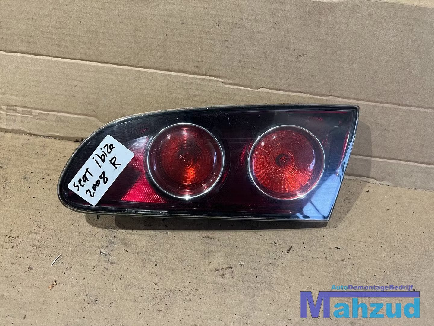 SEAT IBIZA 3 Rechts achterlicht right backlight UK ENGELS, Autovia A-2, Km 585 585
08760  Martorell, ES, SEAT S.A., Utilisé, Customercare@seat.es