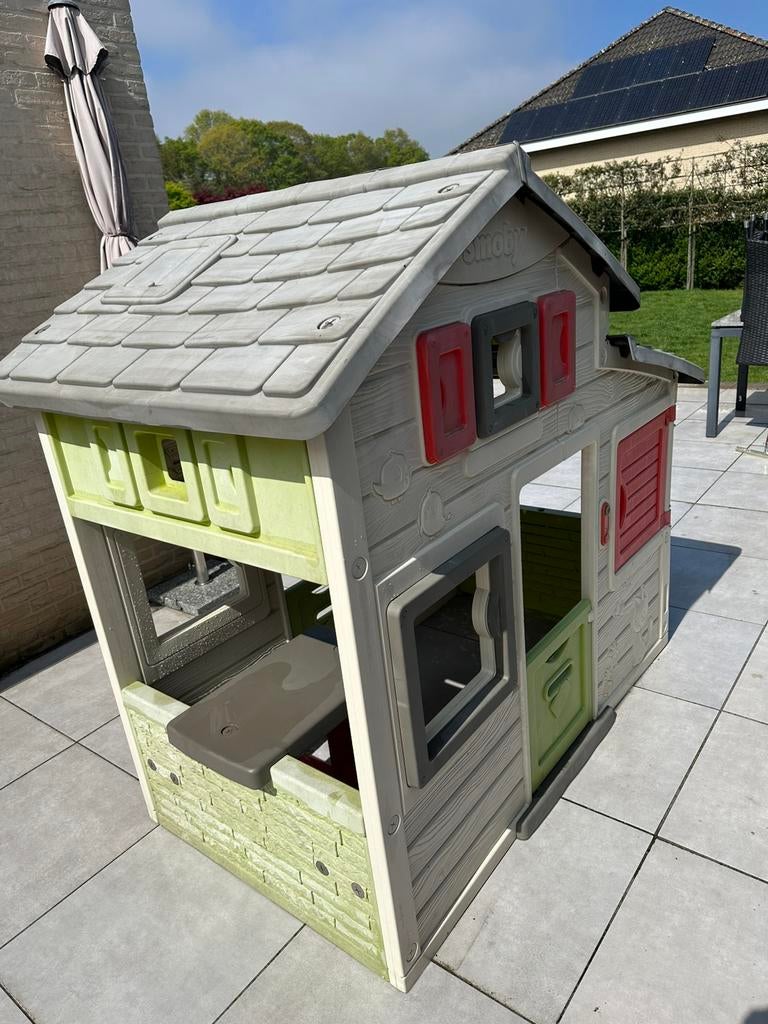 Smoby speelhuisje met bankjes, tafeltje en deurbel., Ophalen, Gebruikt, Plastic